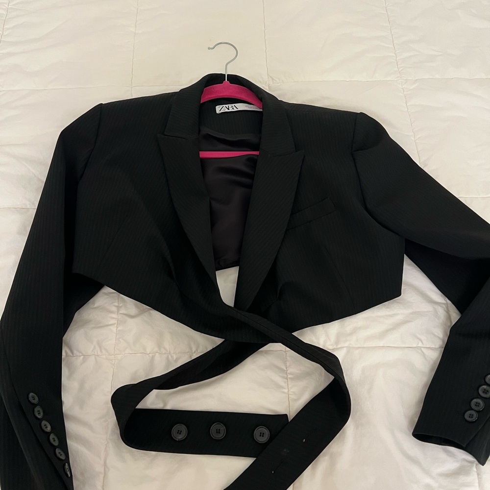 Zara Black Wrap-Around Cropped Blazer